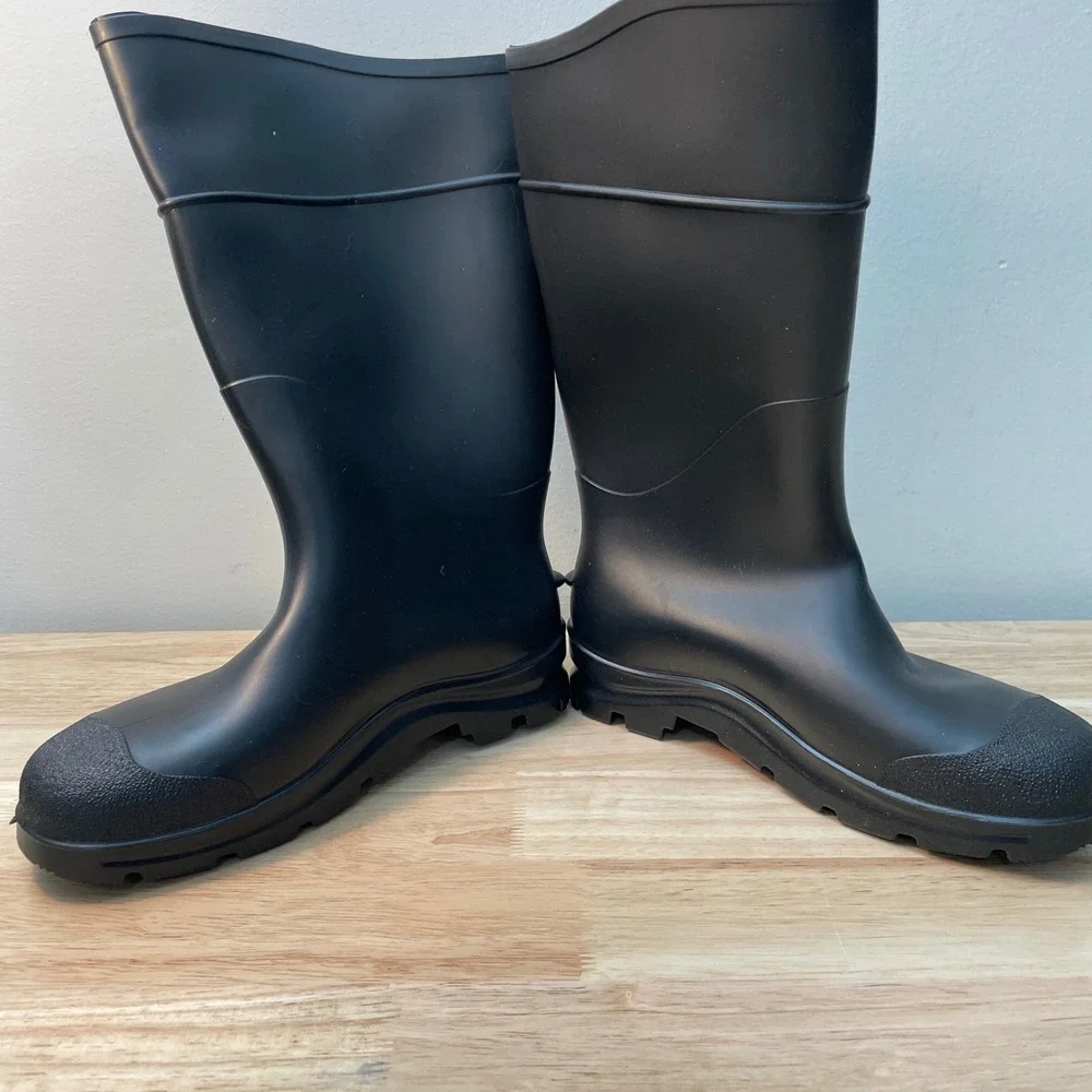 Servus Mens Black Rubber‎ Steel Toe Work Boots Size 8 USA NWOT